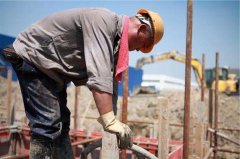 建筑劳务工人越来越难管理了？